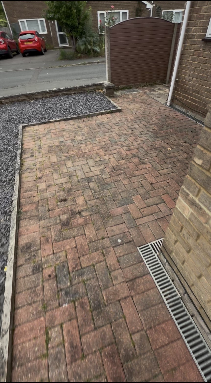 Gutter Vacuum Cleaning